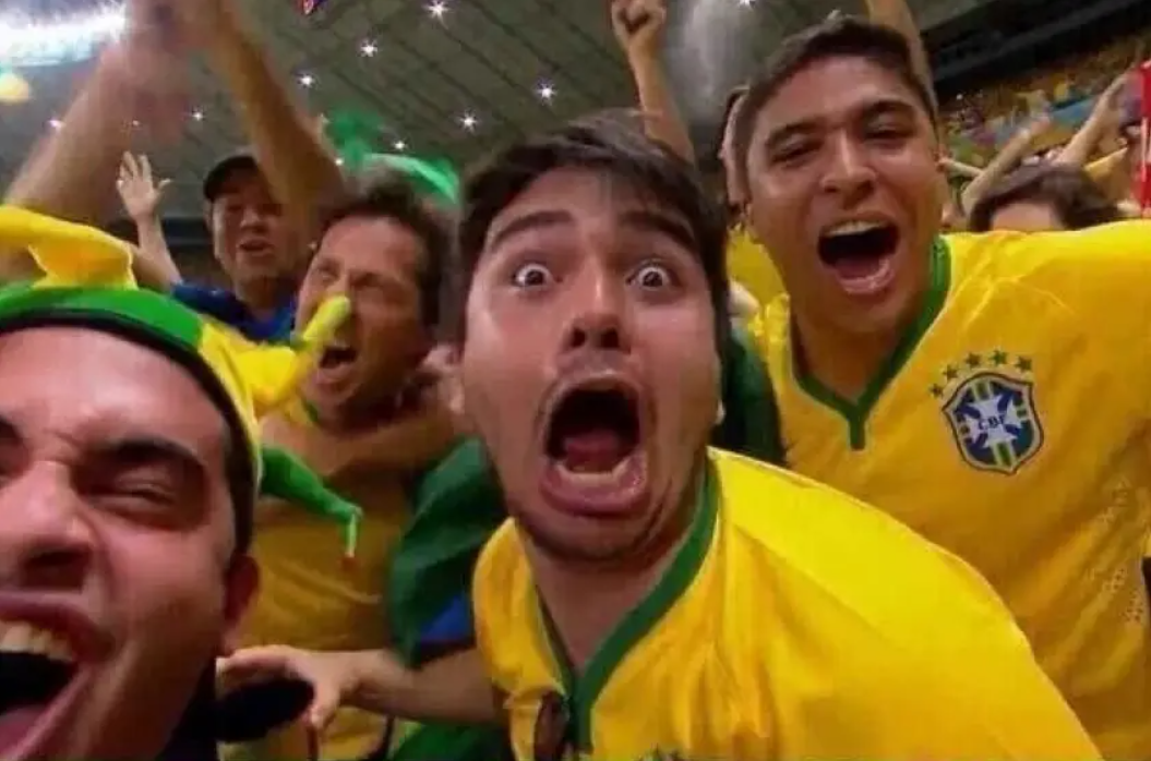 Gif torcedores da Seleção Brasileira.
