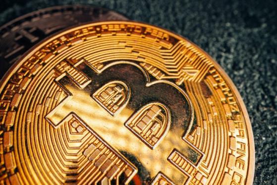 Bitcoin a US$ 21 mil: criptomoedas mantém ritmo de recuperação e alta chega a 10%