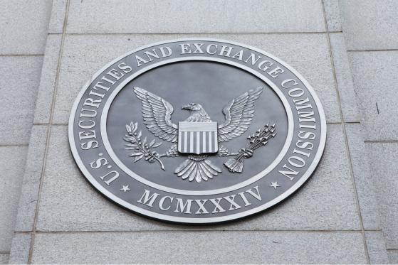 SEC adia decisão sobre três ETFs de Bitcoin à vista após derrota contra Grayscale