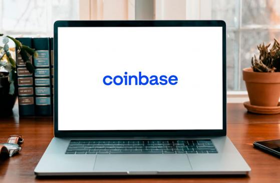 Ações da Coinbase são rebaixadas em meio a colapso da FTX