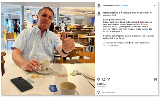 Bolsonaro toma “cafezinho” antes de evento em Santos