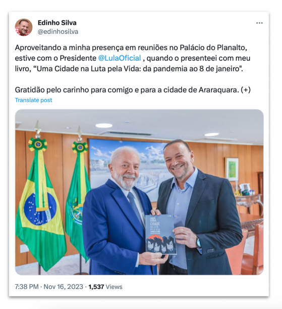 Prefeito de Araraquara entrega a Lula livro que aborda 8 de Janeiro