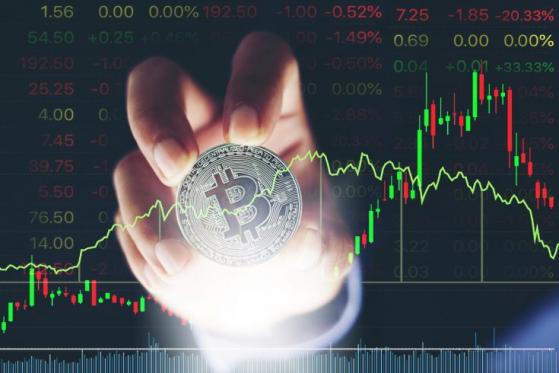 Bitcoin mais perto de novo nível e mercado de criptomoedas otimistas. Como negocia o mercado cripto nesta quarta-feira (25)